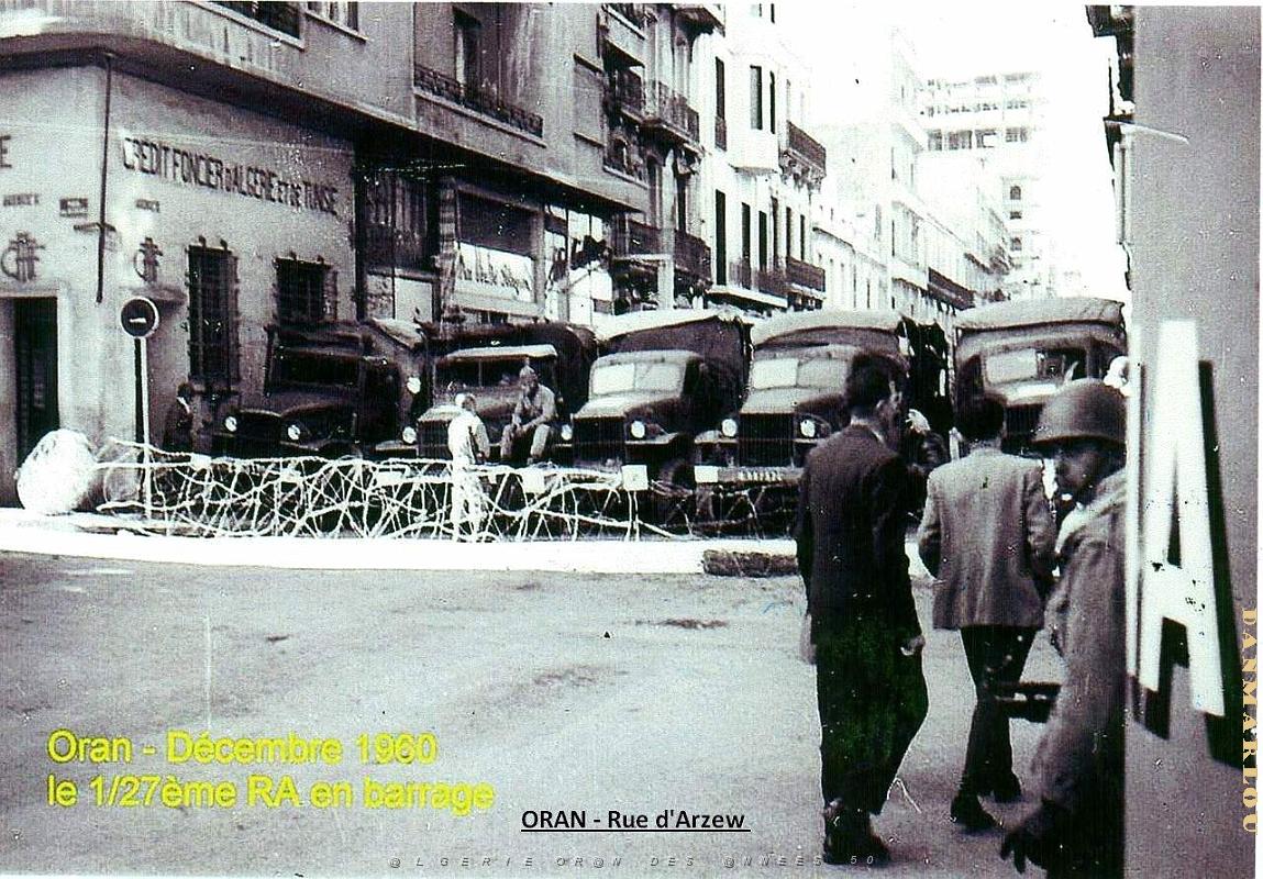 RA d- 09- Place du Docteur Jouty- barricades.jpg